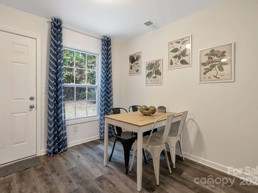 2828 Willow Street, Charlotte, NC 28208.  MLS# CAR4255390, YatesRealty ID 12312. 