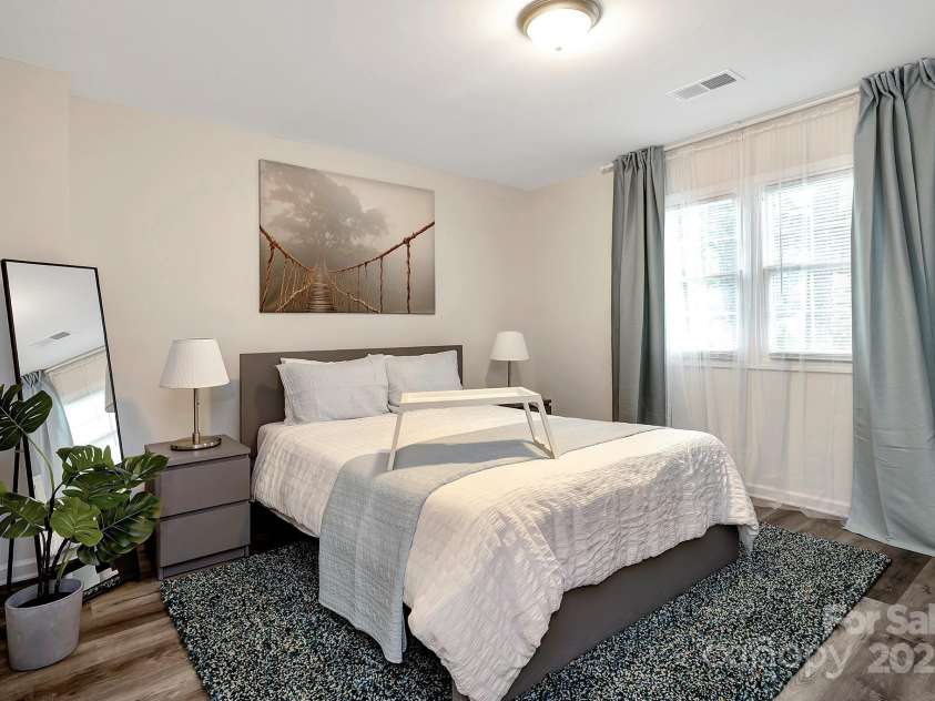 2828 Willow Street, Charlotte, NC 28208.  MLS# CAR4255390, YatesRealty ID 12312. 