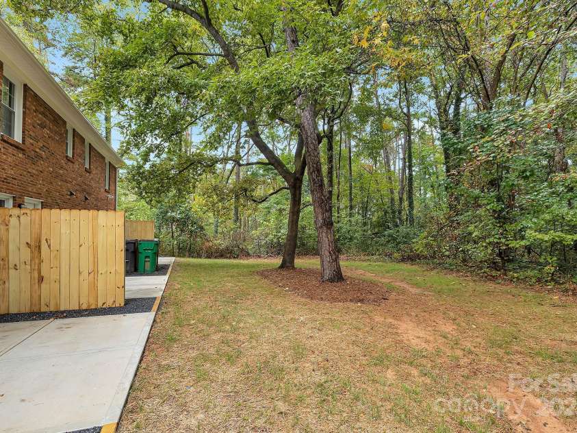 2828 Willow Street, Charlotte, NC 28208.  MLS# CAR4255390, YatesRealty ID 12312. 