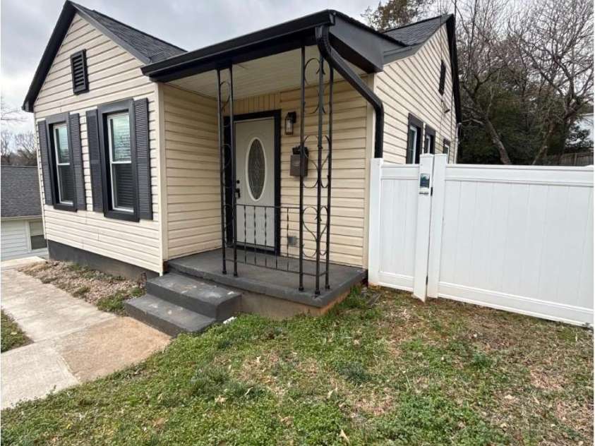 13 Adams Street, Concord, NC 28025.  MLS# CAR4347663, YatesRealty ID 12313. 