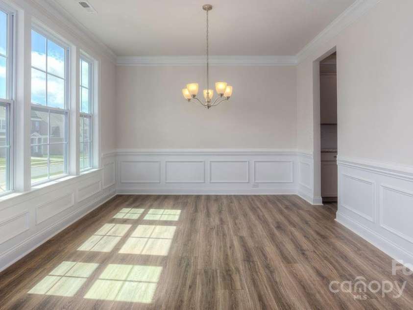 546 Fox Cove Road, Hendersonville, NC 28792.  MLS# CAR4200624, YatesRealty ID 12313. Study