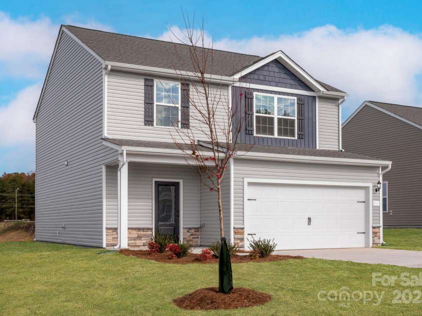 1041 Russell Drive, Winston Salem, NC 27127.  MLS# CAR4273519, YatesRealty ID 12319. 
