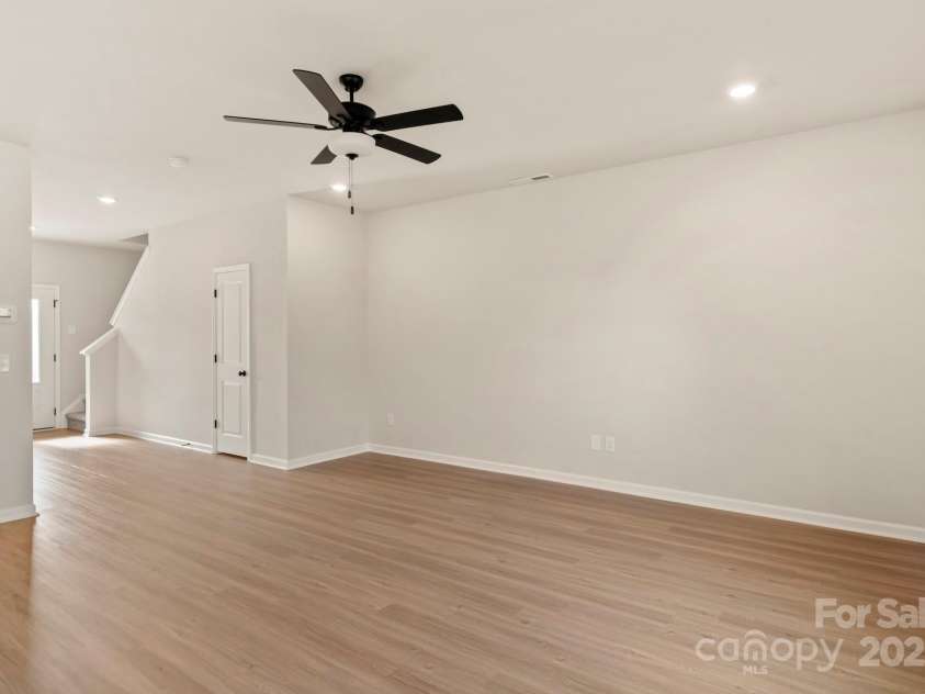 1041 Russell Drive, Winston Salem, NC 27127.  MLS# CAR4273519, YatesRealty ID 12319. 