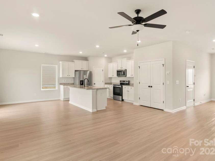 1041 Russell Drive, Winston Salem, NC 27127.  MLS# CAR4273519, YatesRealty ID 12319. 