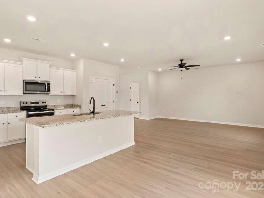 1041 Russell Drive, Winston Salem, NC 27127.  MLS# CAR4273519, YatesRealty ID 12319. 