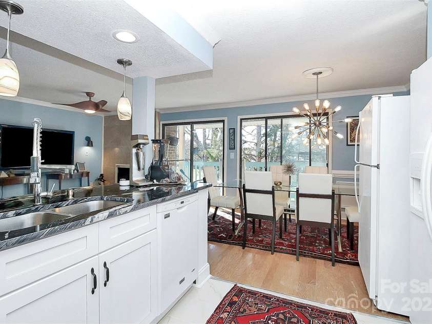 10963 Harrowfield Road, Charlotte, NC 28226.  MLS# CAR4237024, YatesRealty ID 12320. 