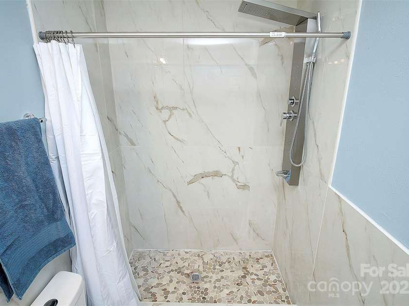 10963 Harrowfield Road, Charlotte, NC 28226.  MLS# CAR4237024, YatesRealty ID 12320. 