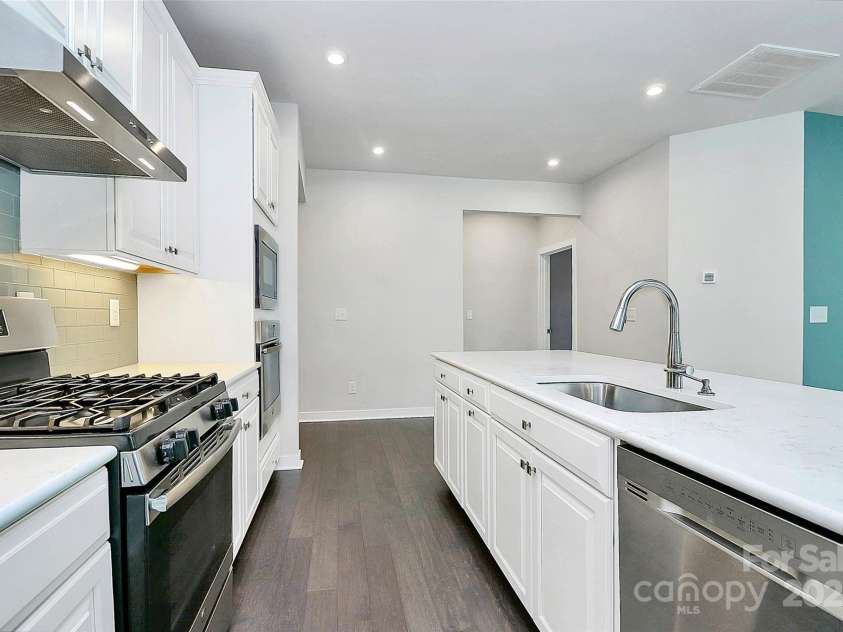 8243 Bretton Woods Drive, Charlotte, NC 28227.  MLS# CAR4213507, YatesRealty ID 12321. 