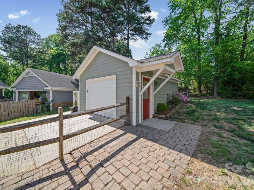 9811 Dusty Cedar Court, Charlotte, NC 28269.  MLS# CAR4368771, YatesRealty ID 12321. 