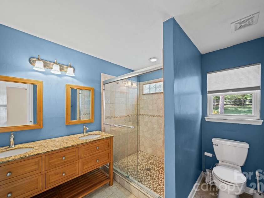 9811 Dusty Cedar Court, Charlotte, NC 28269.  MLS# CAR4368771, YatesRealty ID 12321. 