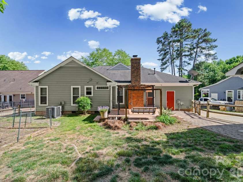 9811 Dusty Cedar Court, Charlotte, NC 28269.  MLS# CAR4368771, YatesRealty ID 12321. 