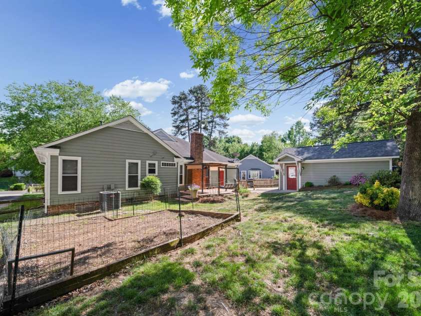 9811 Dusty Cedar Court, Charlotte, NC 28269.  MLS# CAR4368771, YatesRealty ID 12321. 