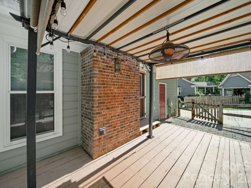 9811 Dusty Cedar Court, Charlotte, NC 28269.  MLS# CAR4368771, YatesRealty ID 12321. 