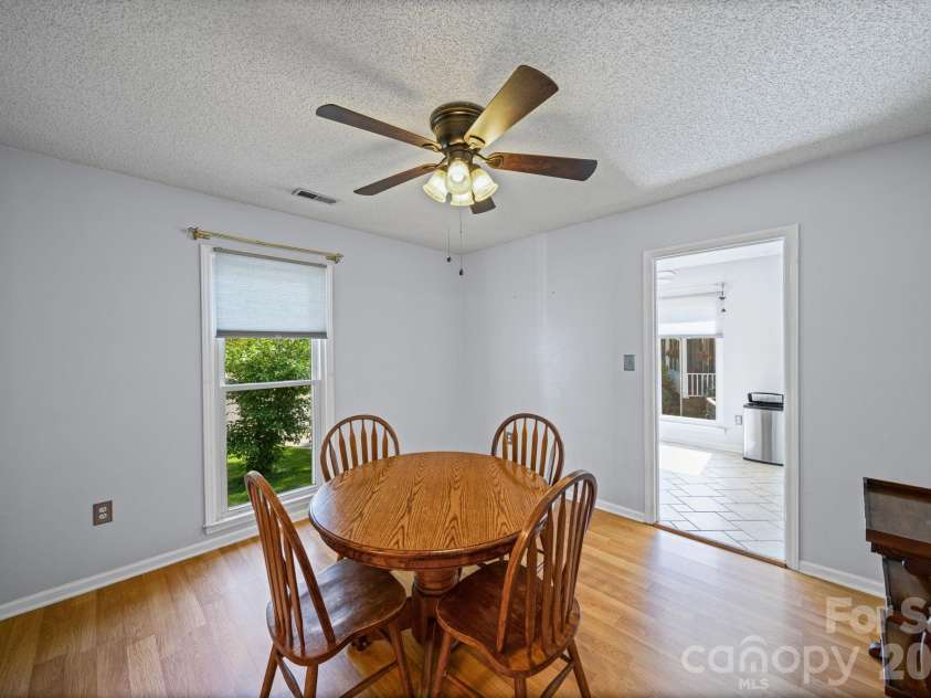 9811 Dusty Cedar Court, Charlotte, NC 28269.  MLS# CAR4368771, YatesRealty ID 12321. Dining Room