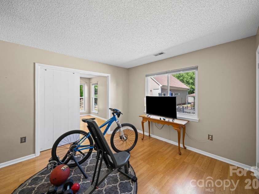9811 Dusty Cedar Court, Charlotte, NC 28269.  MLS# CAR4368771, YatesRealty ID 12321. Flex Space or Guest bed #3