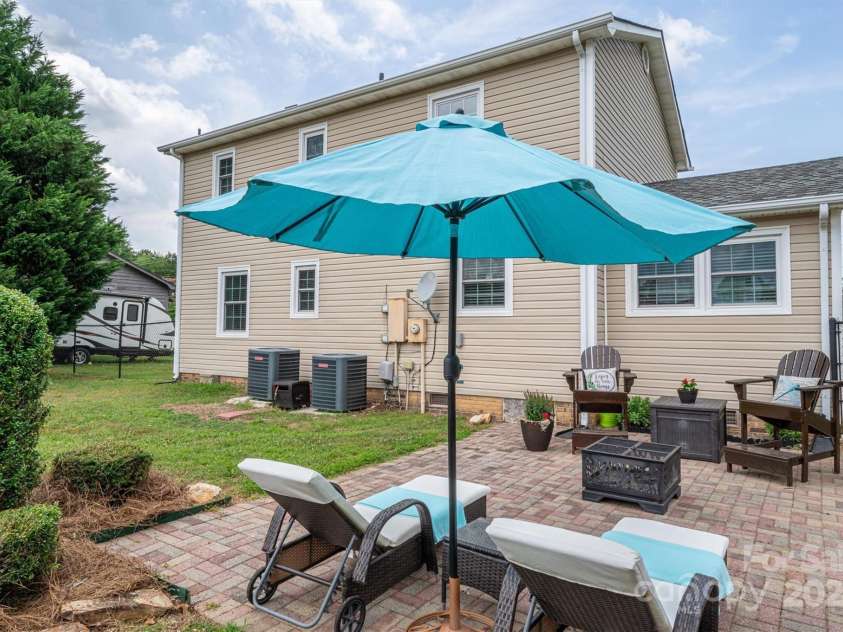 634 Carson Road, Gastonia, NC 28052.  MLS# CAR4146432, YatesRealty ID 12322. 