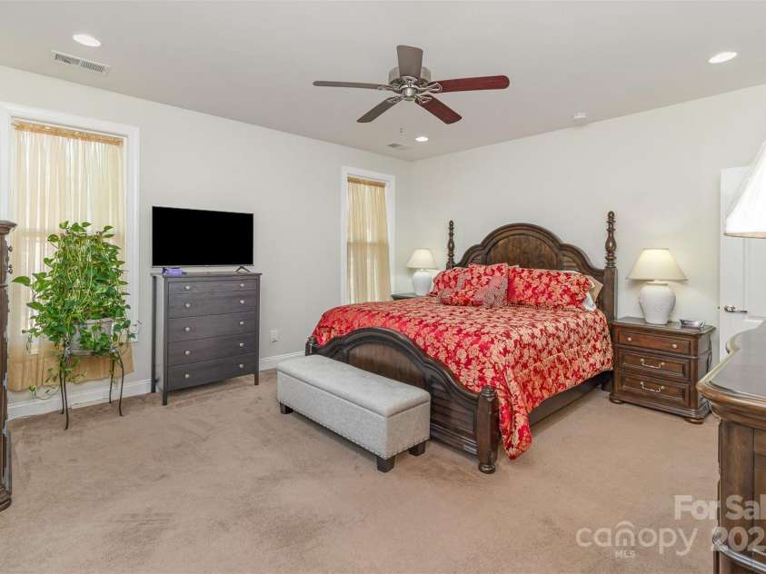 4321 Rolling Acres Road, Charlotte, NC 28213.  MLS# CAR4227691, YatesRealty ID 12323. Primary Bedroom