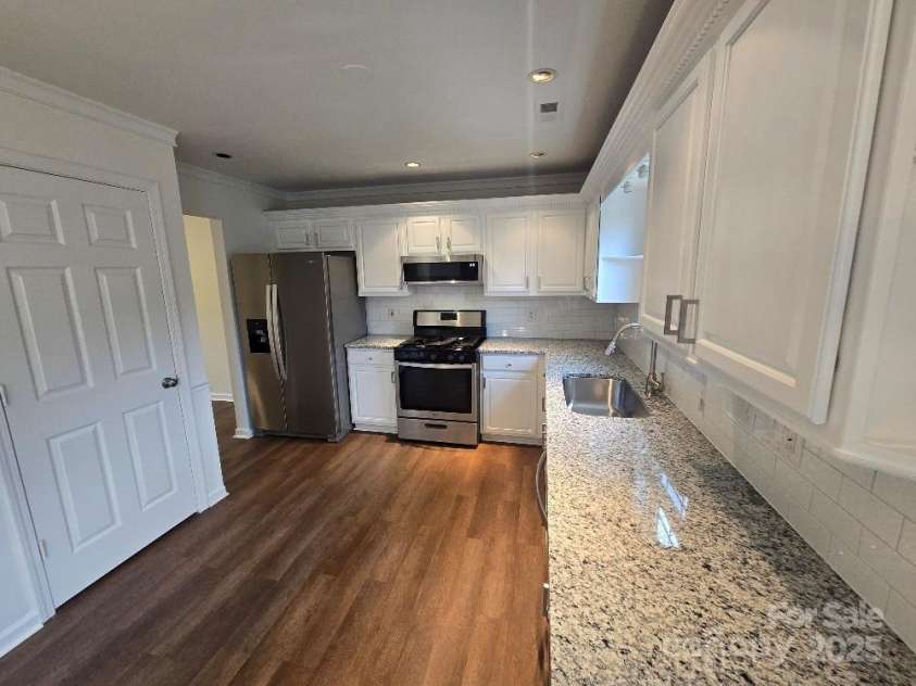 3912 Laurel View Circle, Indian Trail, NC 28079.  MLS# CAR4257132, YatesRealty ID 12325. 