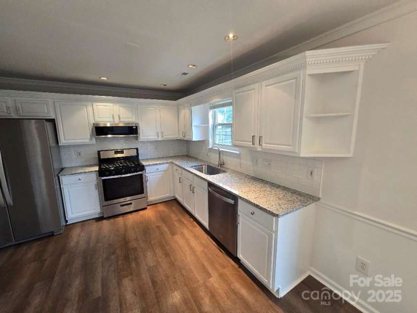 3912 Laurel View Circle, Indian Trail, NC 28079.  MLS# CAR4257132, YatesRealty ID 12325. 