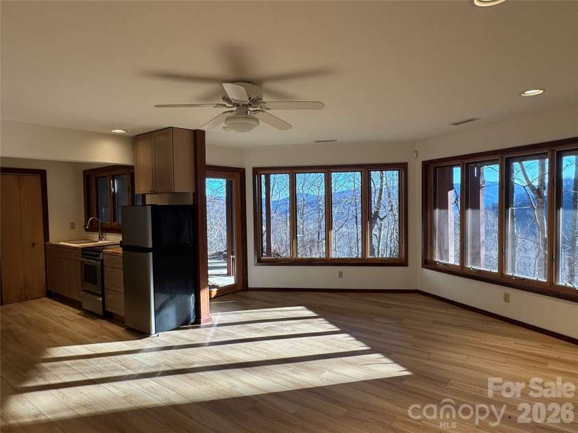 7 Winding Poplar Road, Black Mountain, NC 28711.  MLS# CAR4285345, YatesRealty ID 12326. 