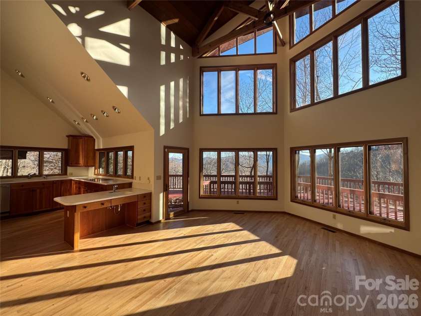 7 Winding Poplar Road, Black Mountain, NC 28711.  MLS# CAR4285345, YatesRealty ID 12326. 