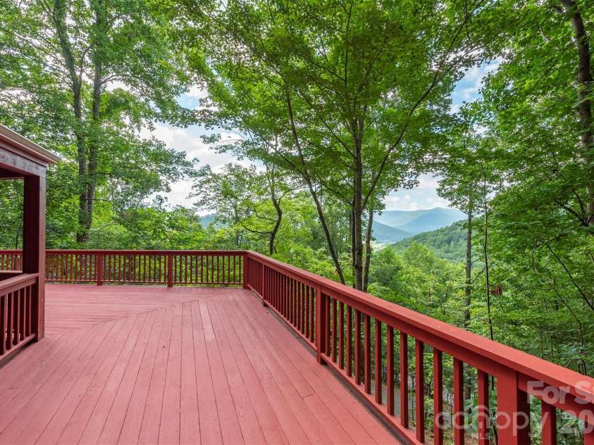 7 Winding Poplar Road, Black Mountain, NC 28711.  MLS# CAR4285345, YatesRealty ID 12326. Large deck with nice view.