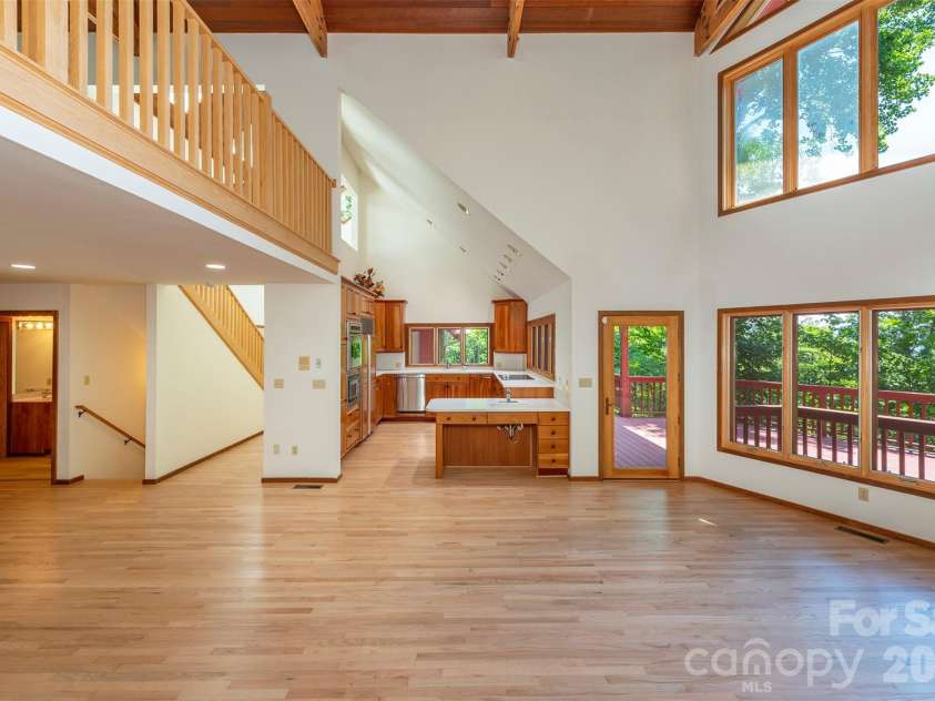 7 Winding Poplar Road, Black Mountain, NC 28711.  MLS# CAR4285345, YatesRealty ID 12326. Open to Cherry Kitchen