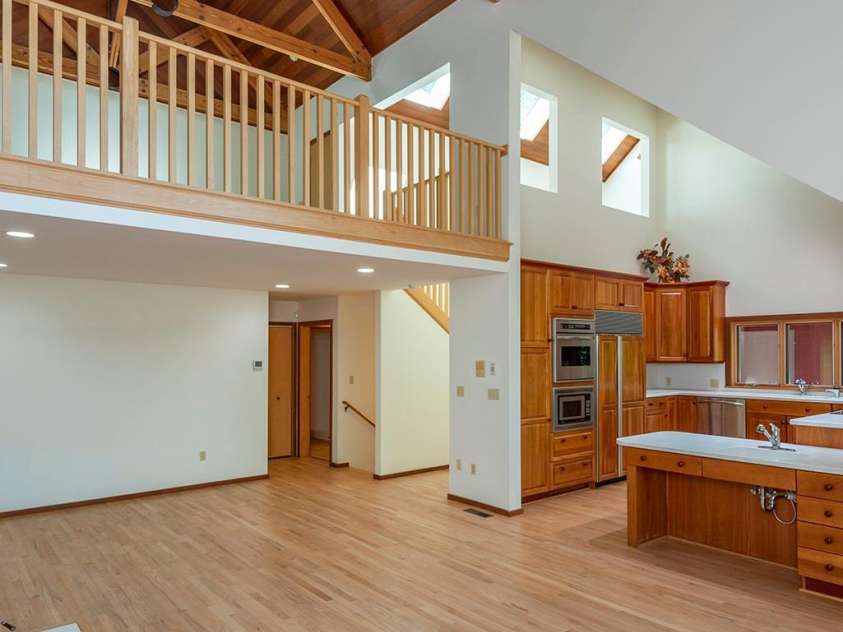 7 Winding Poplar Road, Black Mountain, NC 28711.  MLS# CAR4285345, YatesRealty ID 12326. Wonderful open floor plan