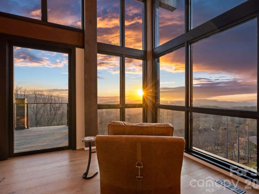 404 Silver Eagle Trail, Banner Elk, NC 28604.  MLS# CAR4364659, YatesRealty ID 12327. 