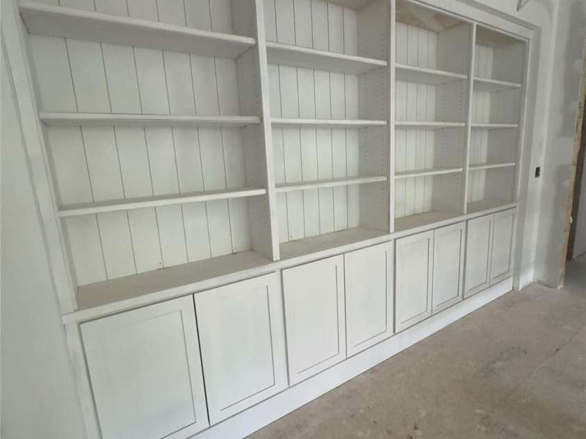 3030 Brookridge Lane, Charlotte, NC 28211.  MLS# CAR4250831, YatesRealty ID 12328. Upstairs built ins visible from the 2 story foyer & as you walk up the stairs