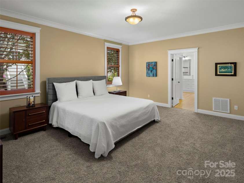 9 Dearborn Street, Asheville, NC 28803.  MLS# CAR4256458, YatesRealty ID 12330. 