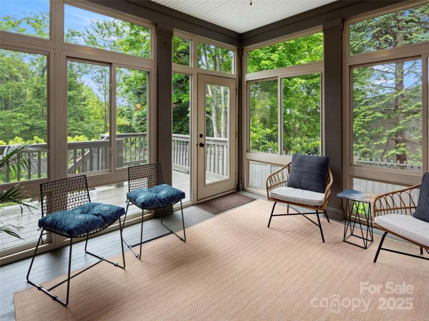 9 Dearborn Street, Asheville, NC 28803.  MLS# CAR4256458, YatesRealty ID 12330. 