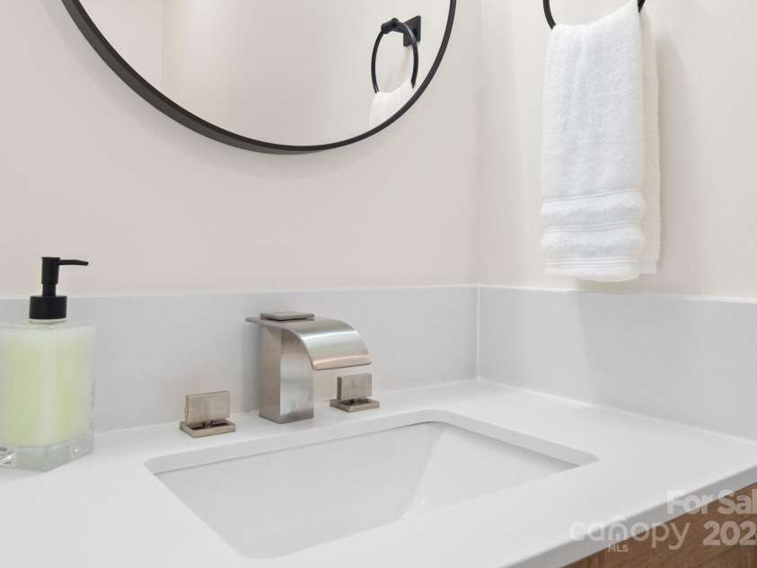 605 Hiawassee Avenue, Black Mountain, NC 28711.  MLS# CAR4202408, YatesRealty ID 12331. Half Bath