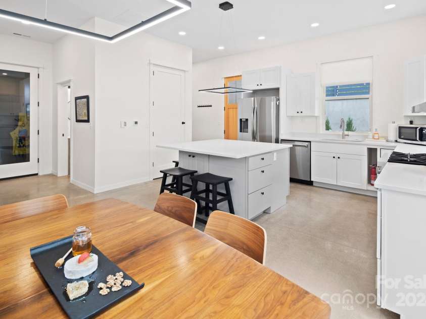 605 Hiawassee Avenue, Black Mountain, NC 28711.  MLS# CAR4202408, YatesRealty ID 12331. Open Dining/Kitchen