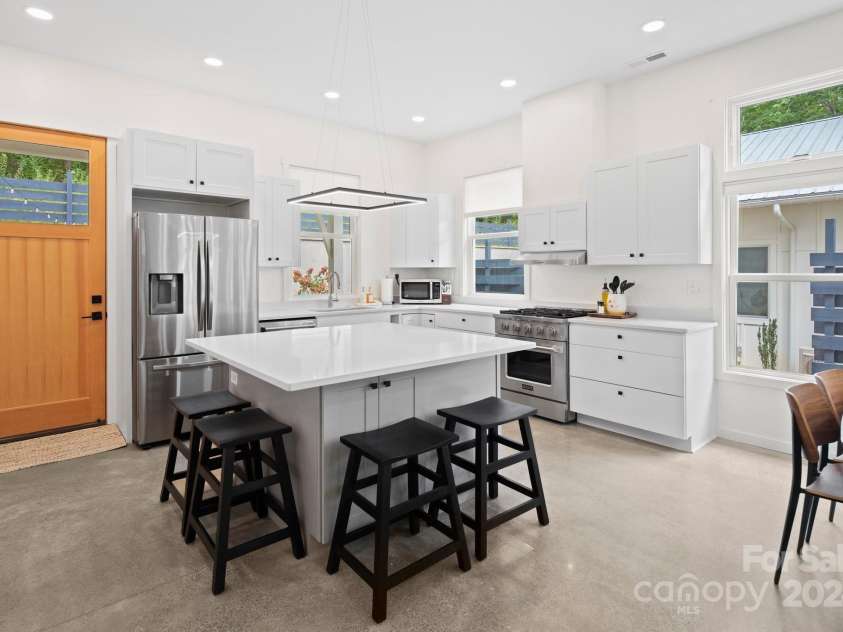 605 Hiawassee Avenue, Black Mountain, NC 28711.  MLS# CAR4202408, YatesRealty ID 12331. Open Kitchen