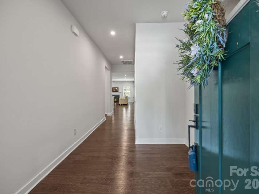 10277 October Glory Way, Charlotte, NC 28215.  MLS# CAR4369336, YatesRealty ID 12332. 