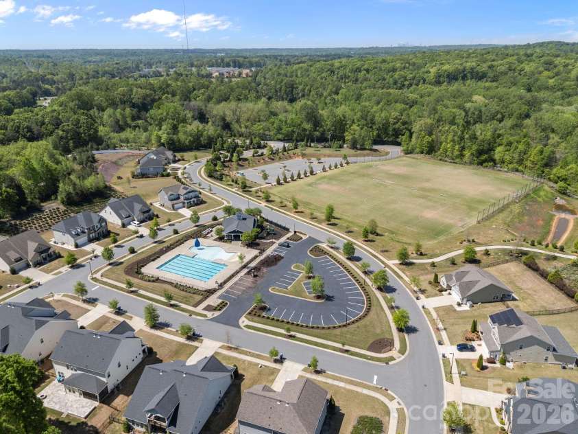 10277 October Glory Way, Charlotte, NC 28215.  MLS# CAR4369336, YatesRealty ID 12332. 