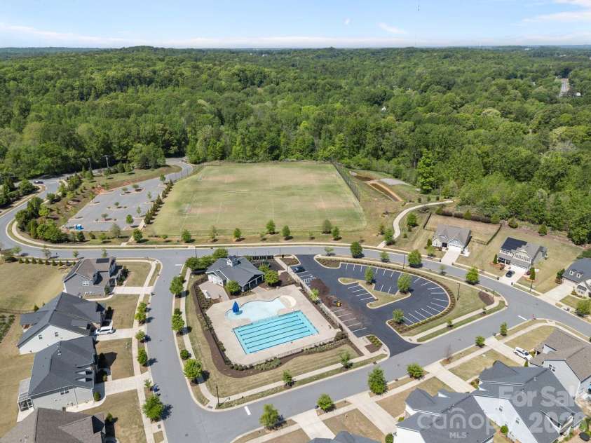10277 October Glory Way, Charlotte, NC 28215.  MLS# CAR4369336, YatesRealty ID 12332. 