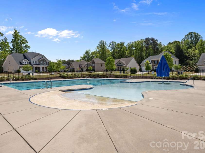 10277 October Glory Way, Charlotte, NC 28215.  MLS# CAR4369336, YatesRealty ID 12332. 