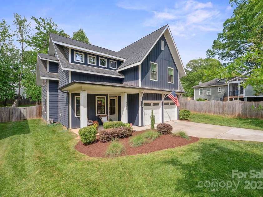 2637 Springway Drive, Charlotte, NC 28205.  MLS# CAR4254619, YatesRealty ID 12333. 