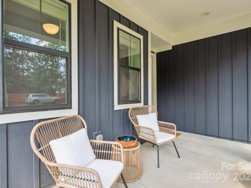 2637 Springway Drive, Charlotte, NC 28205.  MLS# CAR4254619, YatesRealty ID 12333. 