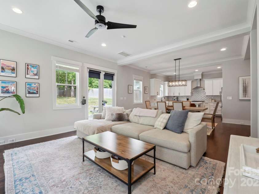 2637 Springway Drive, Charlotte, NC 28205.  MLS# CAR4254619, YatesRealty ID 12333. 