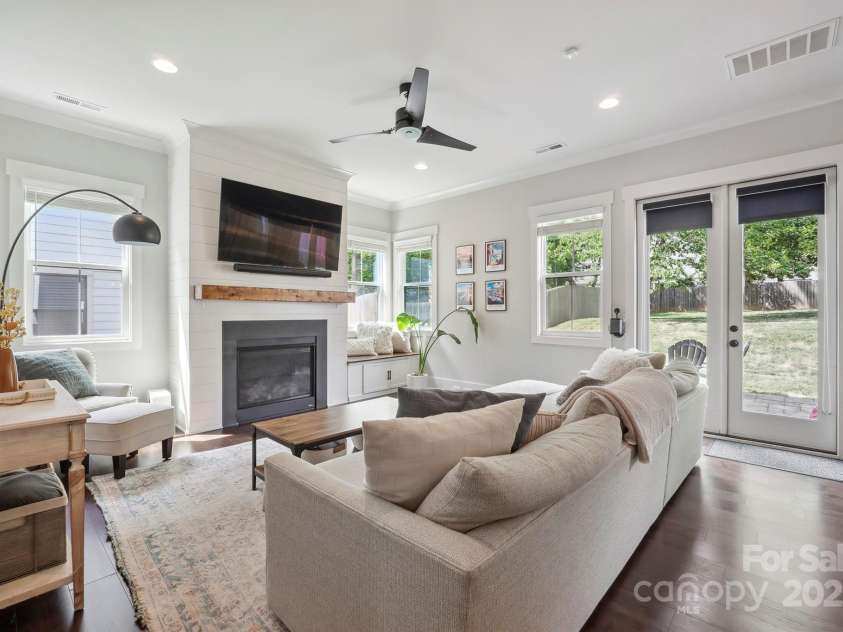 2637 Springway Drive, Charlotte, NC 28205.  MLS# CAR4254619, YatesRealty ID 12333. 