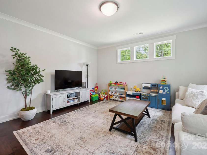 2637 Springway Drive, Charlotte, NC 28205.  MLS# CAR4254619, YatesRealty ID 12333. 