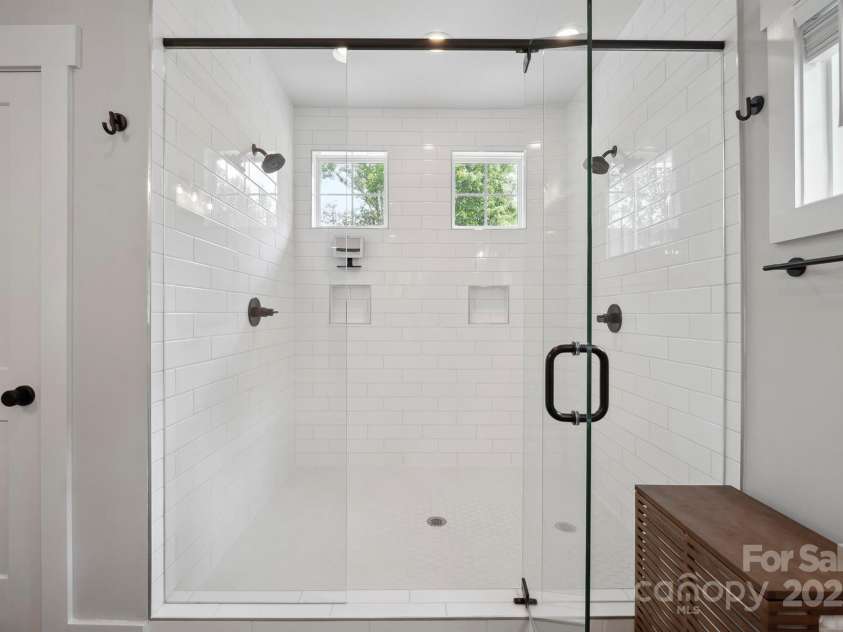 2637 Springway Drive, Charlotte, NC 28205.  MLS# CAR4254619, YatesRealty ID 12333. 