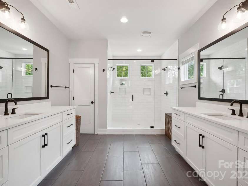 2637 Springway Drive, Charlotte, NC 28205.  MLS# CAR4254619, YatesRealty ID 12333. 