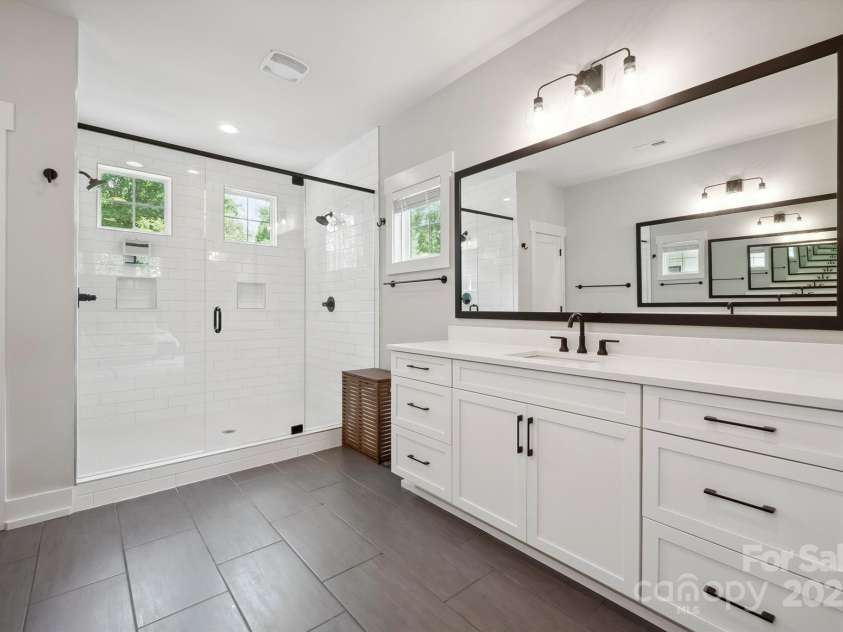 2637 Springway Drive, Charlotte, NC 28205.  MLS# CAR4254619, YatesRealty ID 12333. 