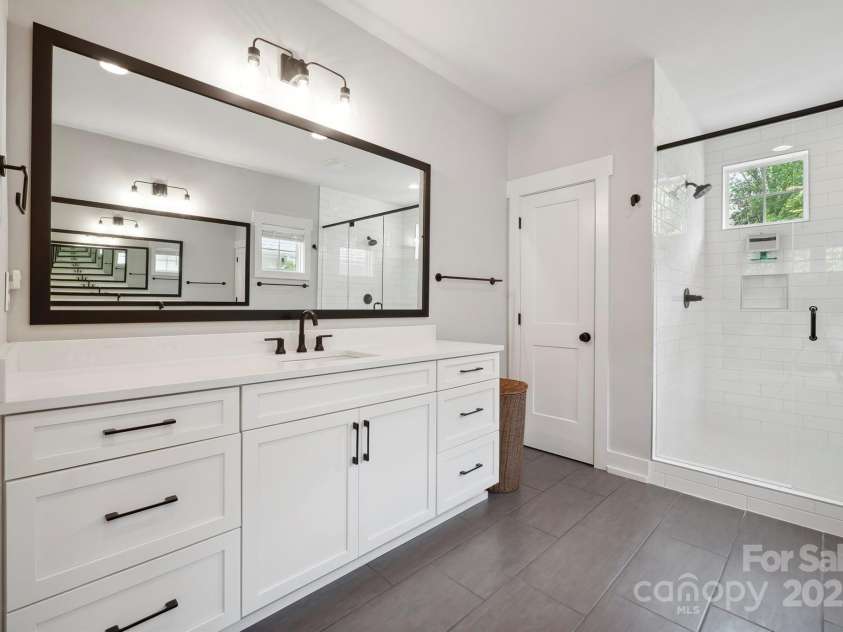 2637 Springway Drive, Charlotte, NC 28205.  MLS# CAR4254619, YatesRealty ID 12333. 