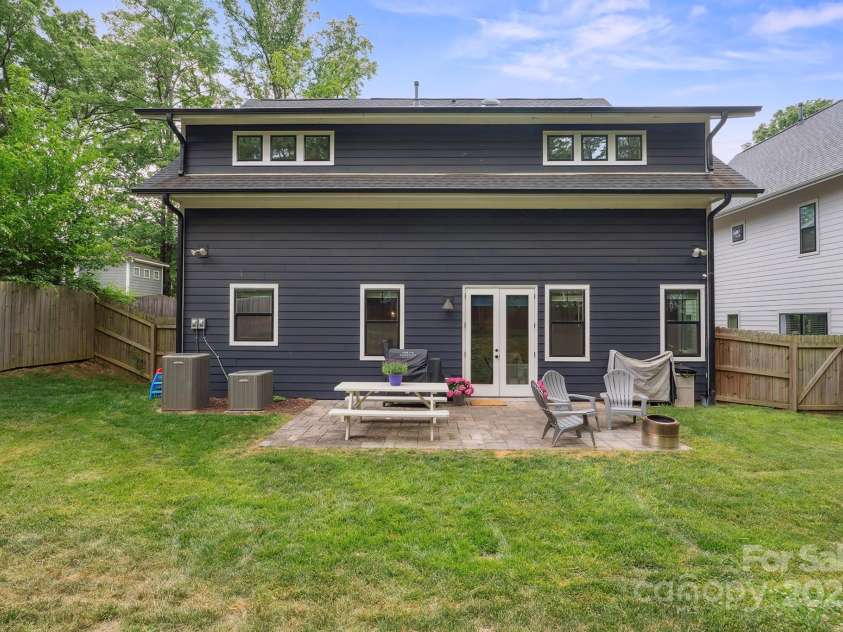 2637 Springway Drive, Charlotte, NC 28205.  MLS# CAR4254619, YatesRealty ID 12333. 