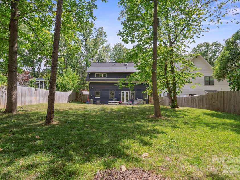 2637 Springway Drive, Charlotte, NC 28205.  MLS# CAR4254619, YatesRealty ID 12333. 